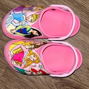Crocs Disney Princess Junior Girls Size J1 Pink Clogs Ariel Mulan Rapunzel Belle